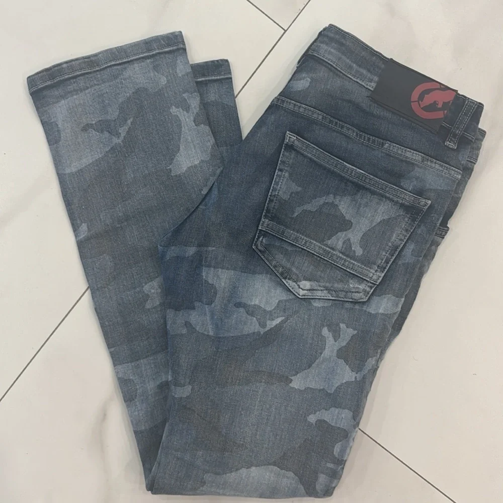 Ecko Unlimited Blue Camouflage Skinny Jeans.  Sz 32